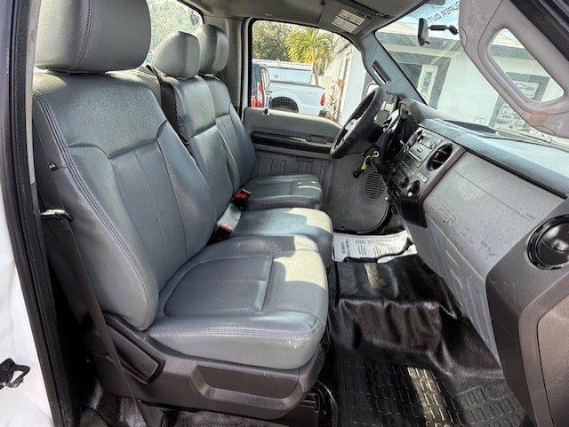 Used 2015 Ford F550 4x4 Regular Cab Super Duty image 17
