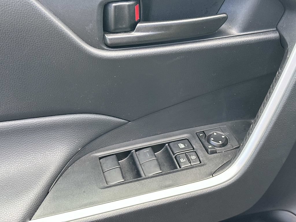 Used 2023 Toyota RAV4 LE FWD image 16