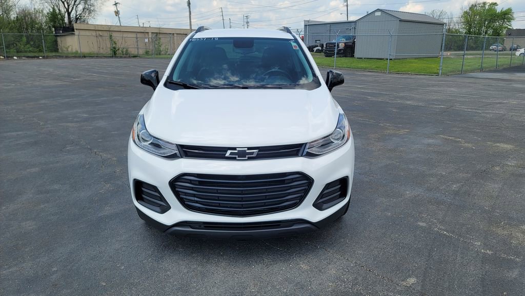 Used 2018 Chevrolet Trax LT w/ Redline Edition FWD image 4