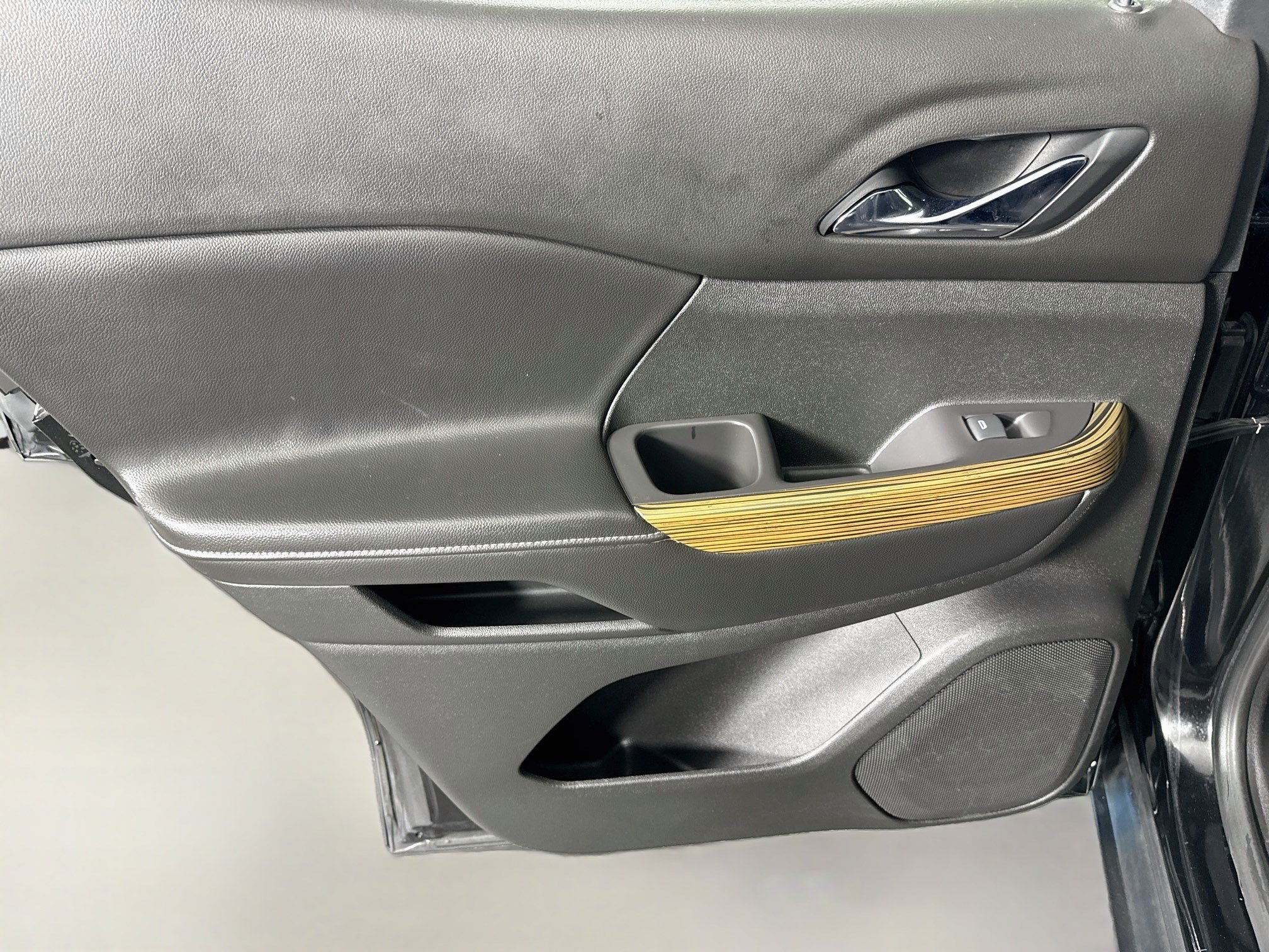 Used 2020 GMC Acadia SLE FWD image 26