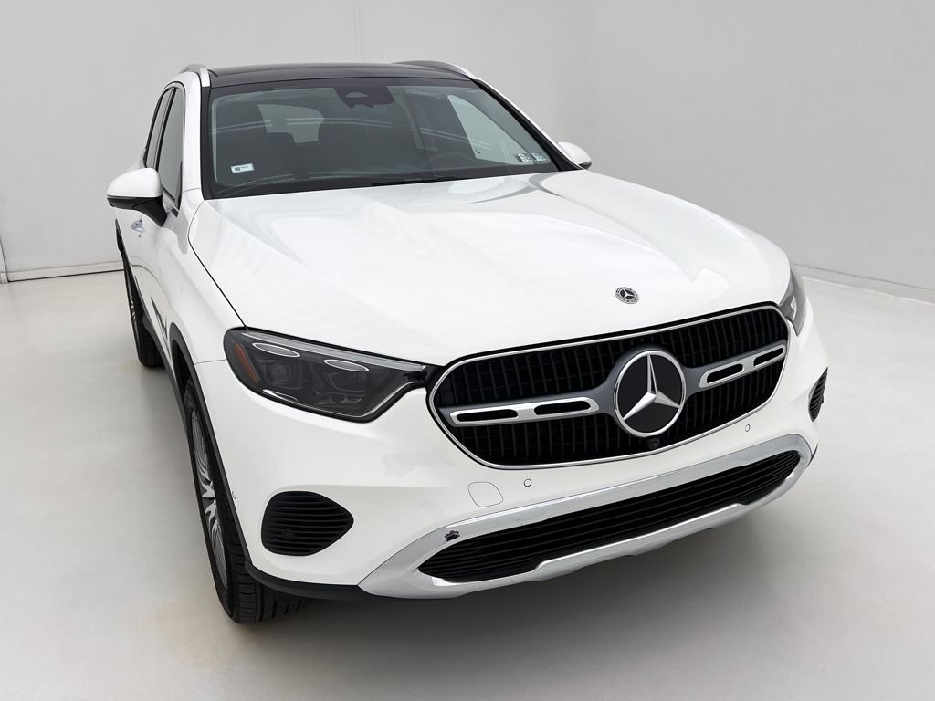 Used 2024 Mercedes-Benz GLC 300 4MATIC image 3