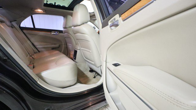 Used 2013 Chrysler 300 C AWD/4WD image 11
