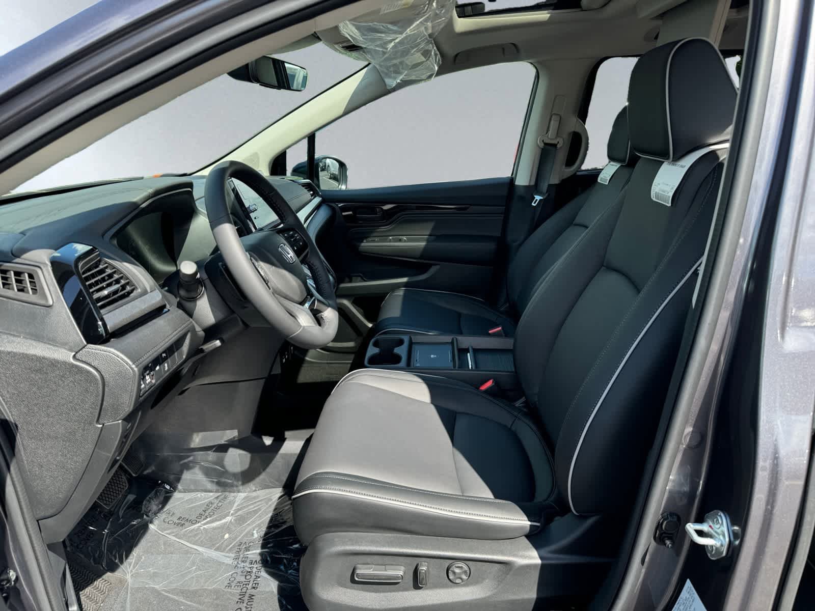 New 2026 Honda Odyssey Touring image 7