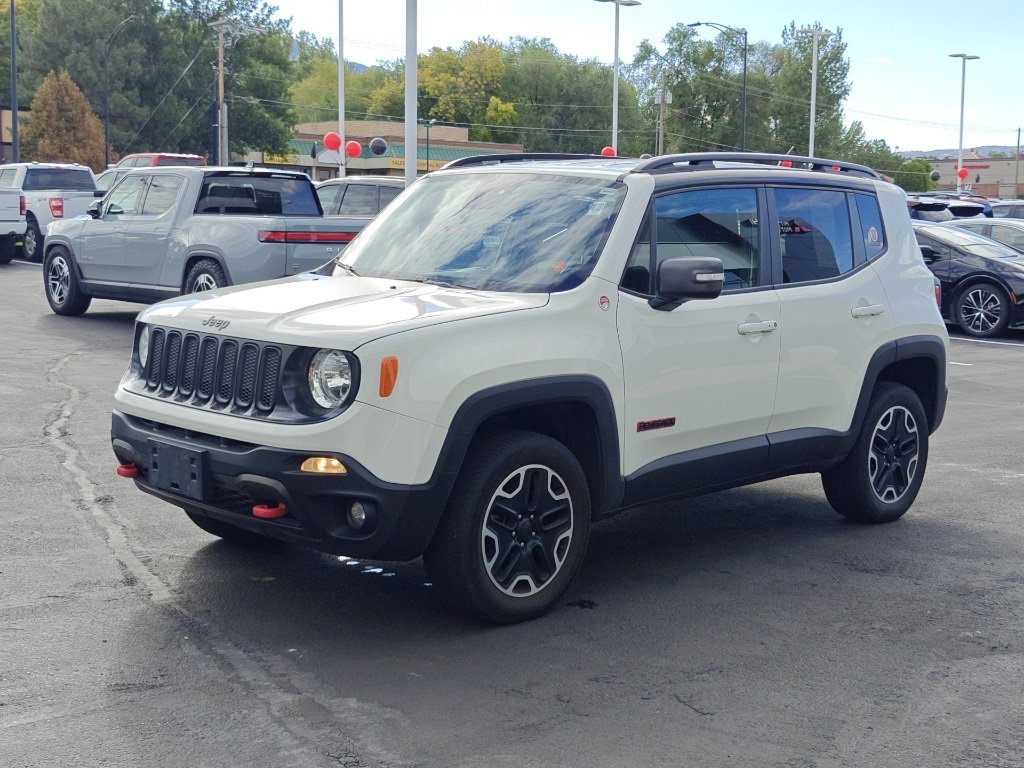 Used 2016 Jeep Renegade Trailhawk image 3