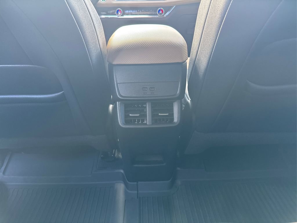 Used 2025 Chevrolet Equinox ACTIV AWD/4WD image 18