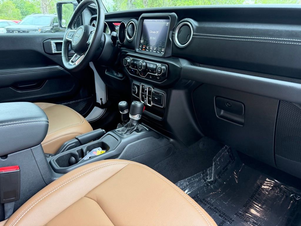 Used 2023 Jeep Wrangler Unlimited Sahara w/ Cold Weather Group image 10