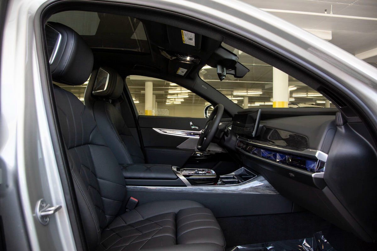 New 2025 BMW i7 xDrive60 image 29