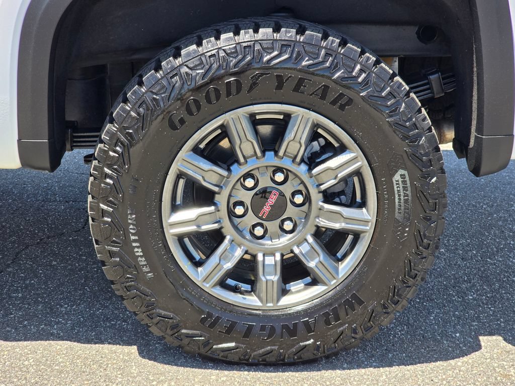 Certified 2025 GMC Sierra 1500 AT4X AWD/4WD image 33
