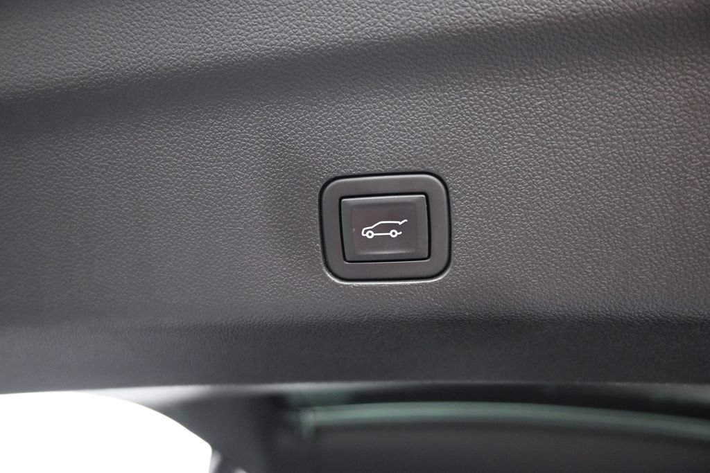 Used 2024 Chevrolet Tahoe LT RWD image 14