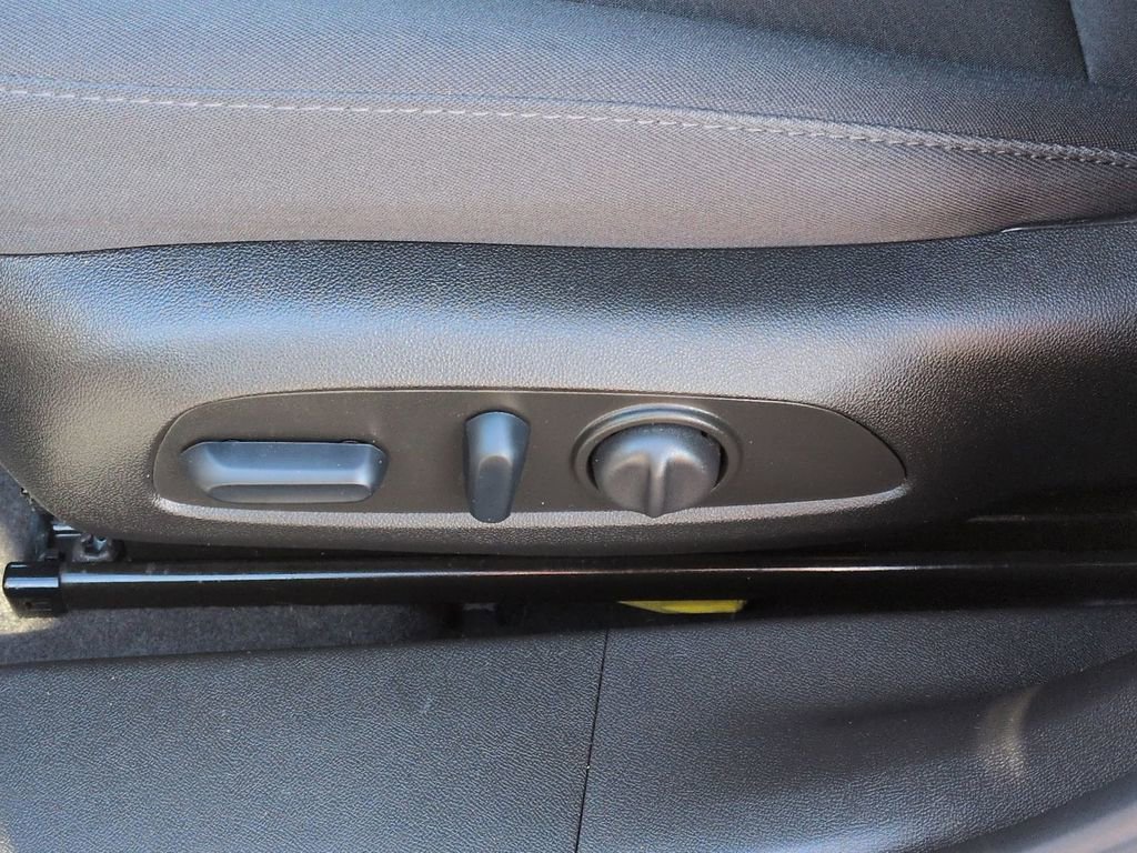 Used 2023 Chevrolet Malibu LT FWD image 23