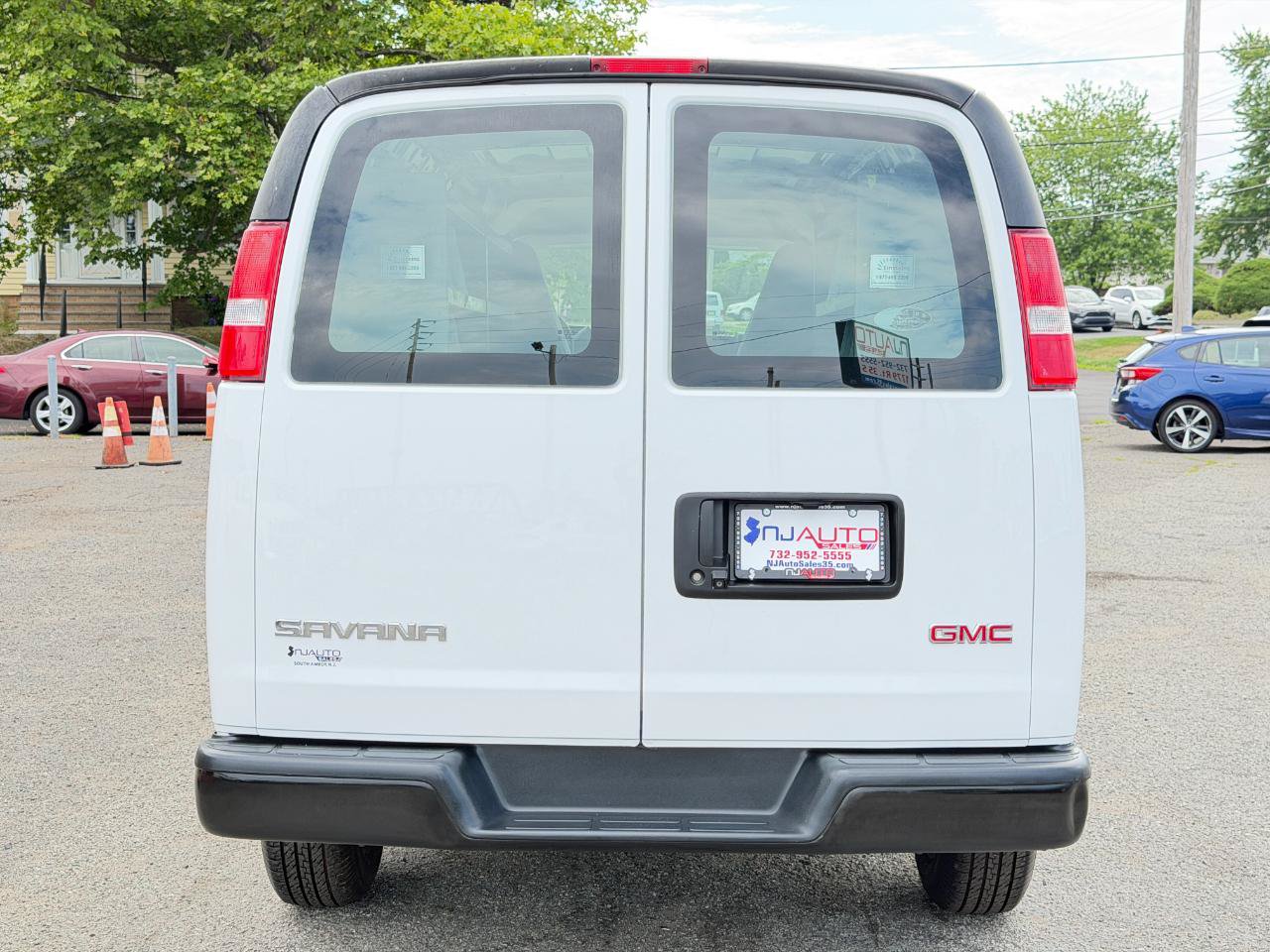 Used 2019 GMC Savana 3500 RWD image 5
