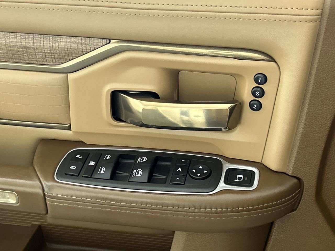 Used 2022 RAM 2500 Limited image 19