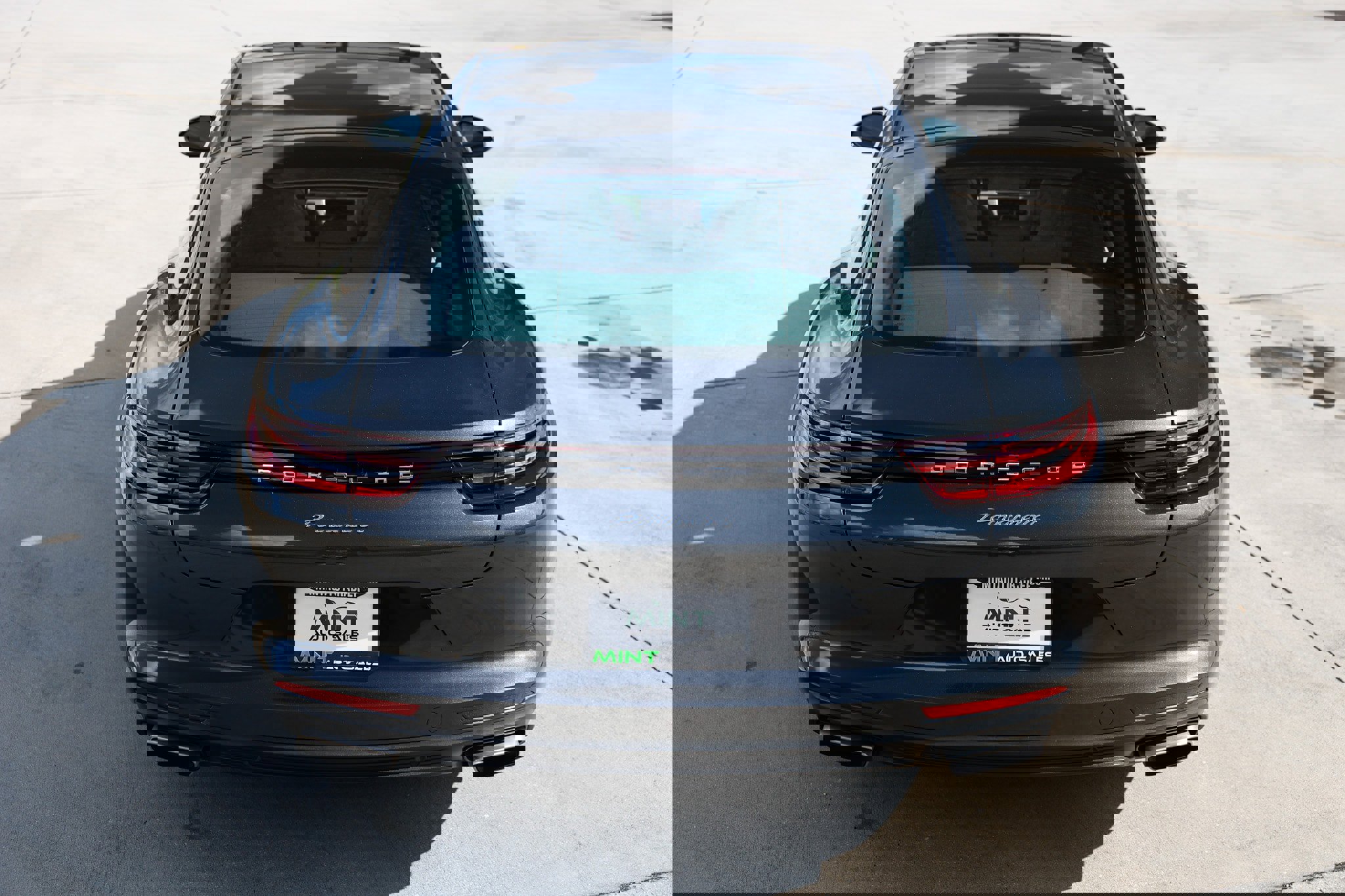 Used 2020 Porsche Panamera image 14