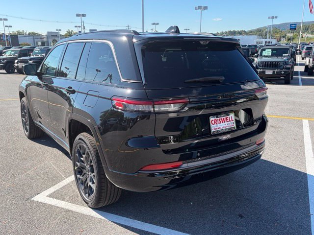 New 2027 Jeep Grand Cherokee Summit AWD/4WD image 3