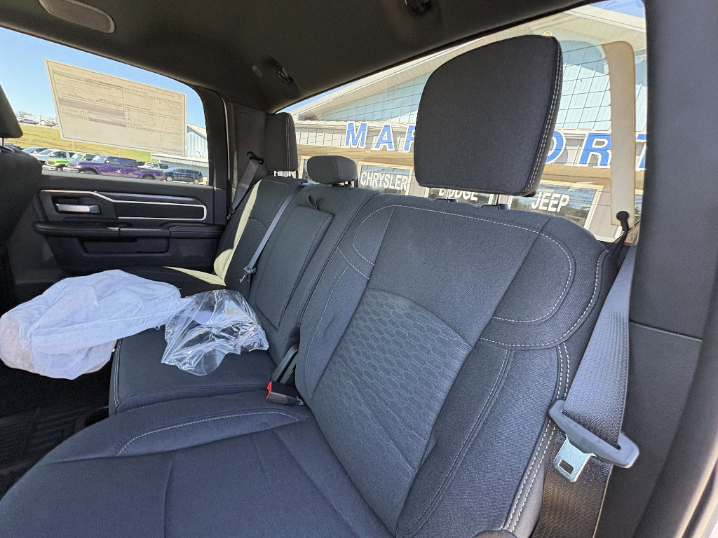 New 2026 RAM 3500 Big Horn AWD/4WD image 19