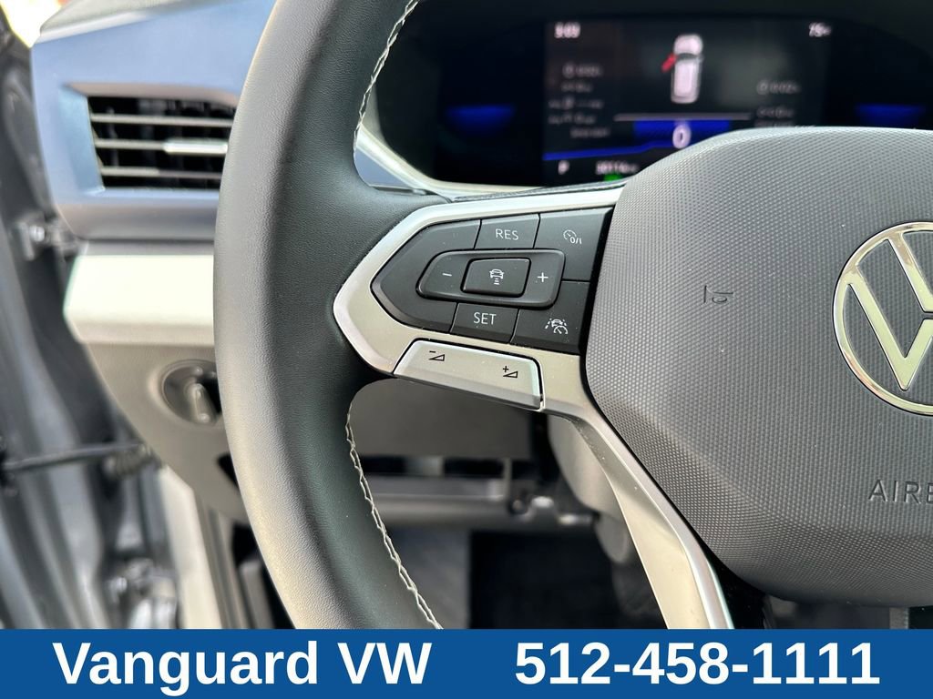 Used 2023 Volkswagen Taos SE w/ Panoramic Sunroof Package FWD image 13