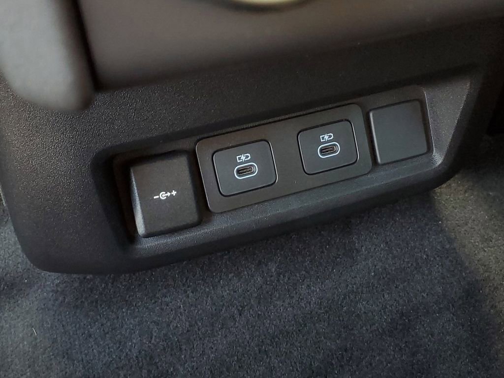 New 2026 Land Rover Discovery S image 30