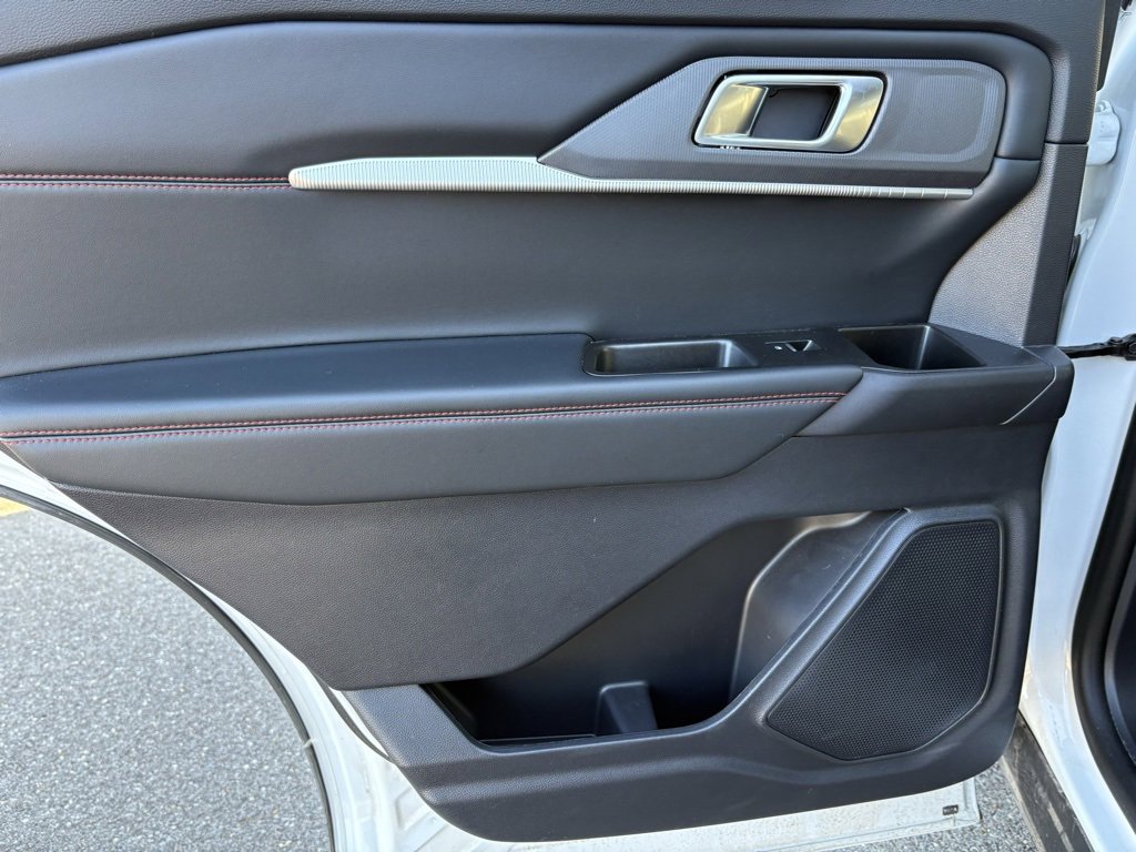 Used 2025 Ford Explorer ST-Line image 25