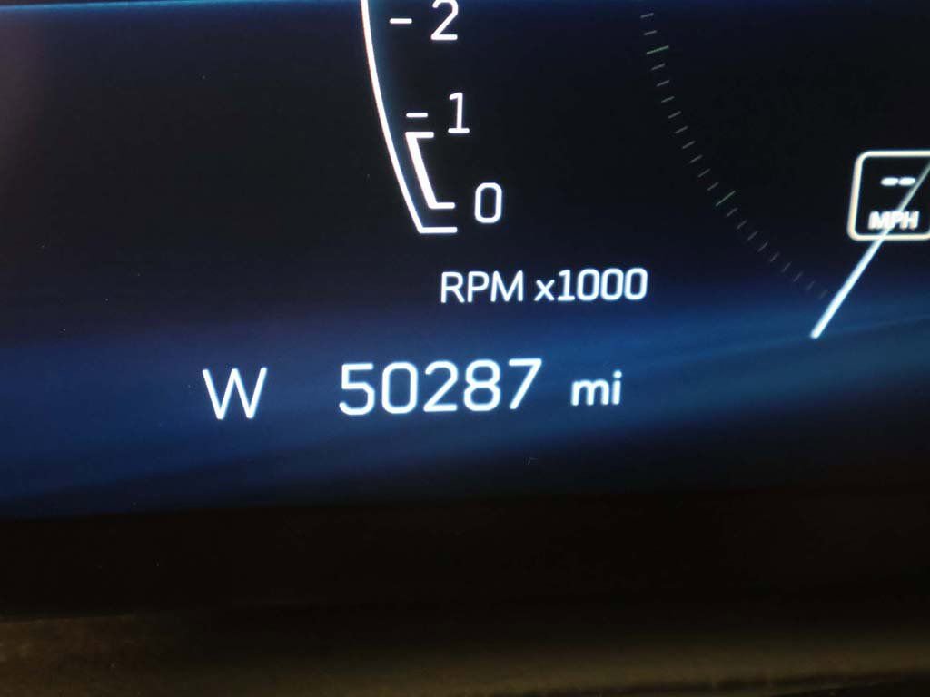 Used 2024 Cadillac XT4 Premium Luxury image 37