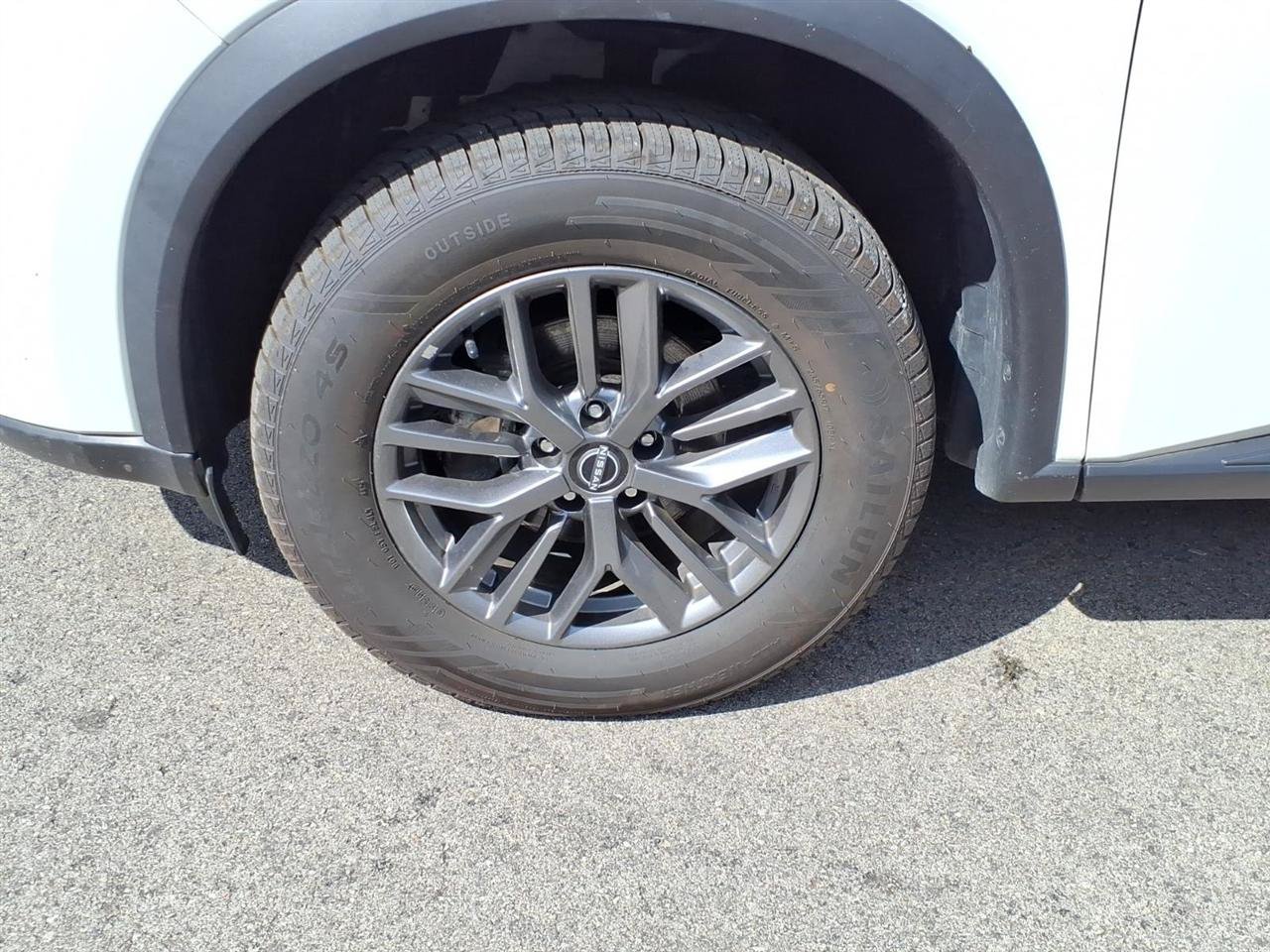 Used 2024 Nissan Rogue S AWD/4WD image 5