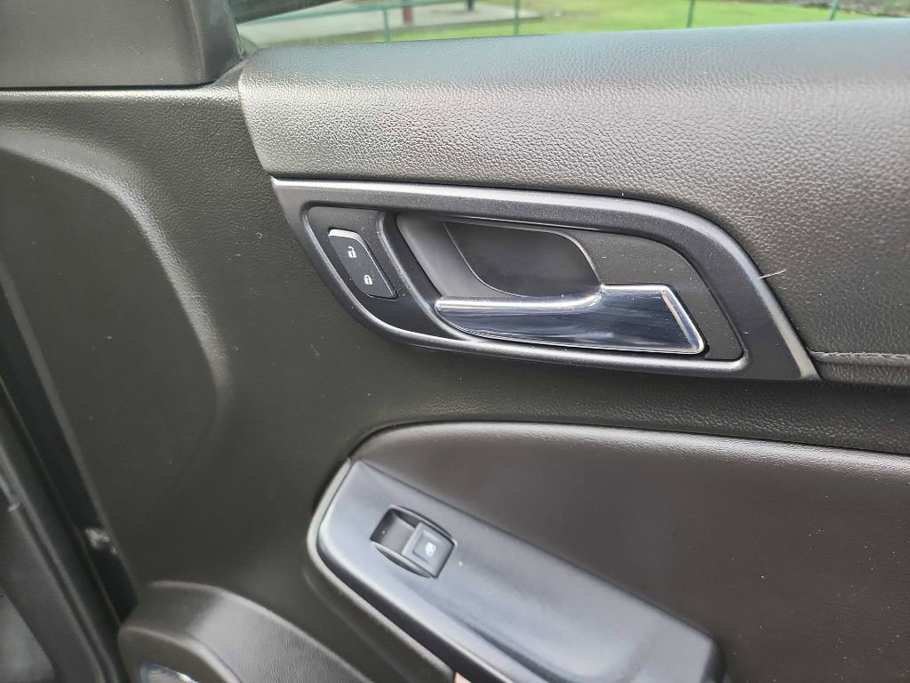 Used 2019 Chevrolet Tahoe 2WD w/ Remote Keyless Entry Package image 34