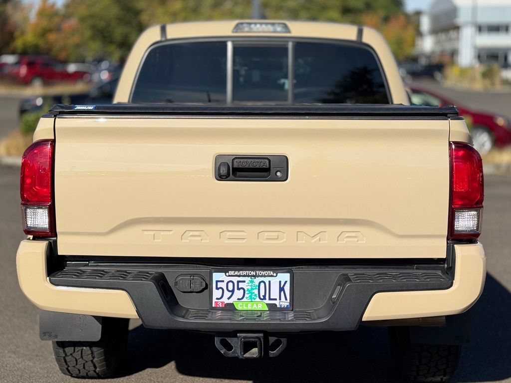 Used 2016 Toyota Tacoma TRD Sport w/ Towing Package RWD image 4