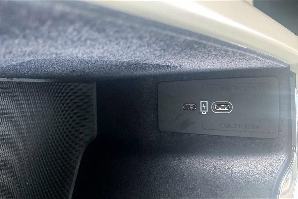 Used 2023 Volvo XC60 B5 Ultimate w/ Protection Package Premier FWD image 35