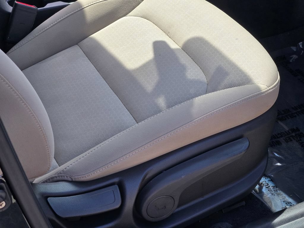 Used 2018 Hyundai Elantra Value Edition w/ Cargo Package FWD image 11