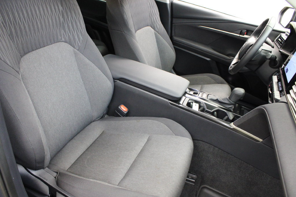 Used 2025 Toyota Camry LE w/ Convenience Package FWD image 23