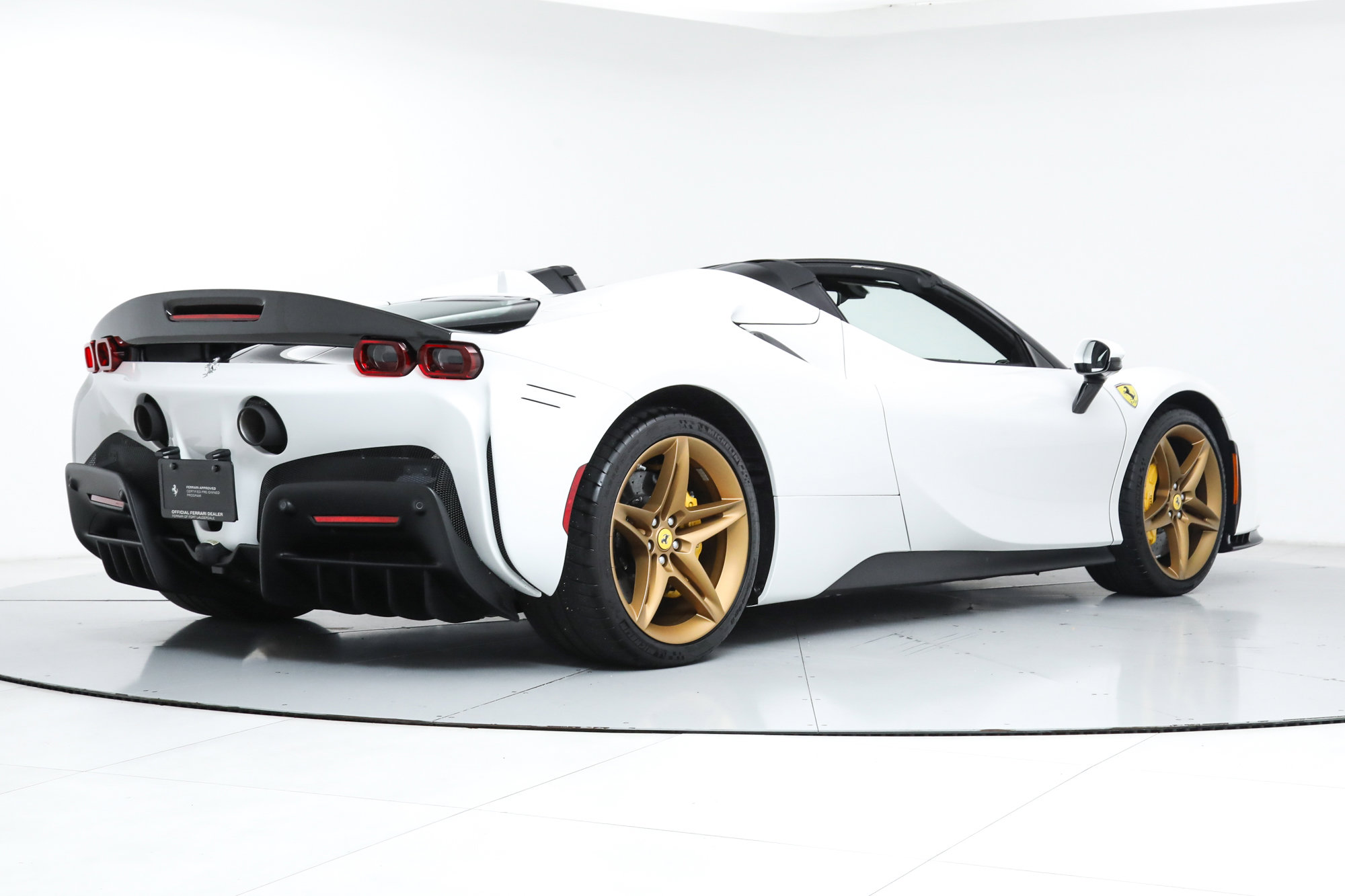 Certified 2024 Ferrari SF90 Spider image 3