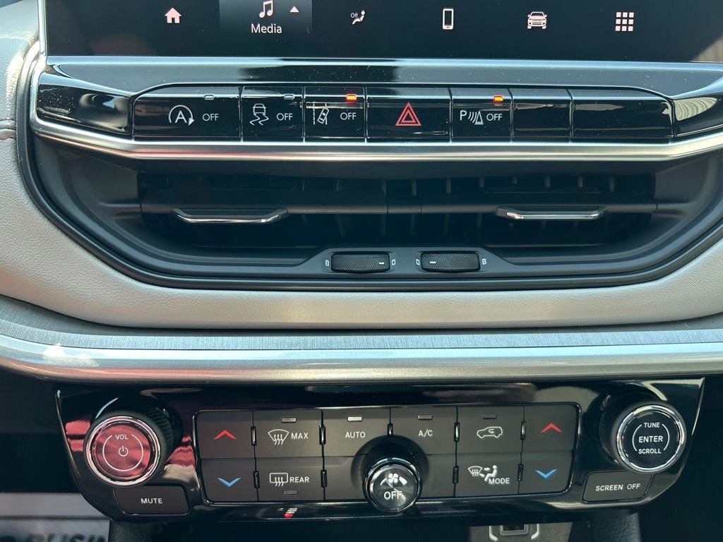 New 2026 Jeep Compass Limited AWD/4WD image 16