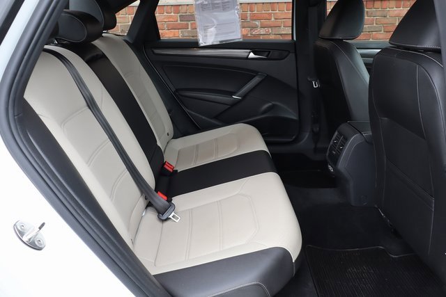 Used 2021 Volkswagen Passat 2.0T R-Line image 39