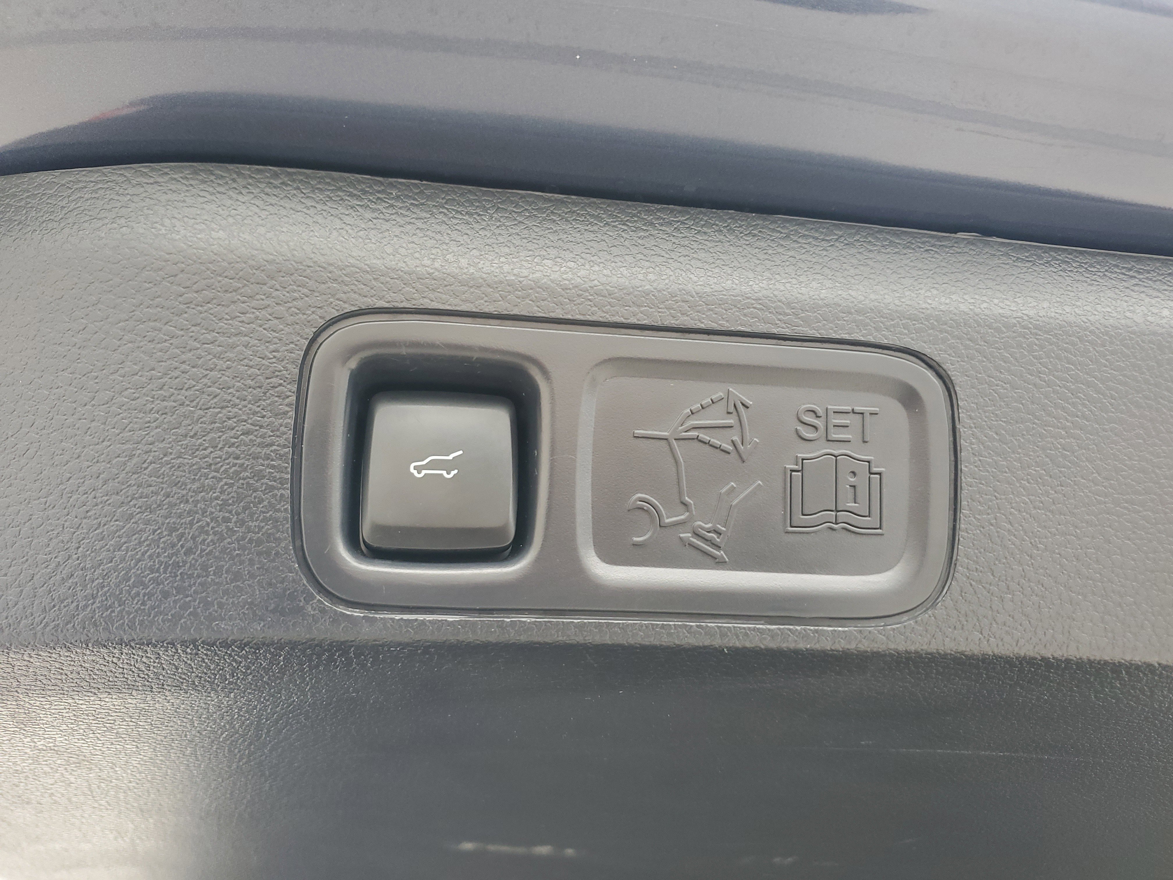 Certified 2023 Ford Expedition Limited image 17