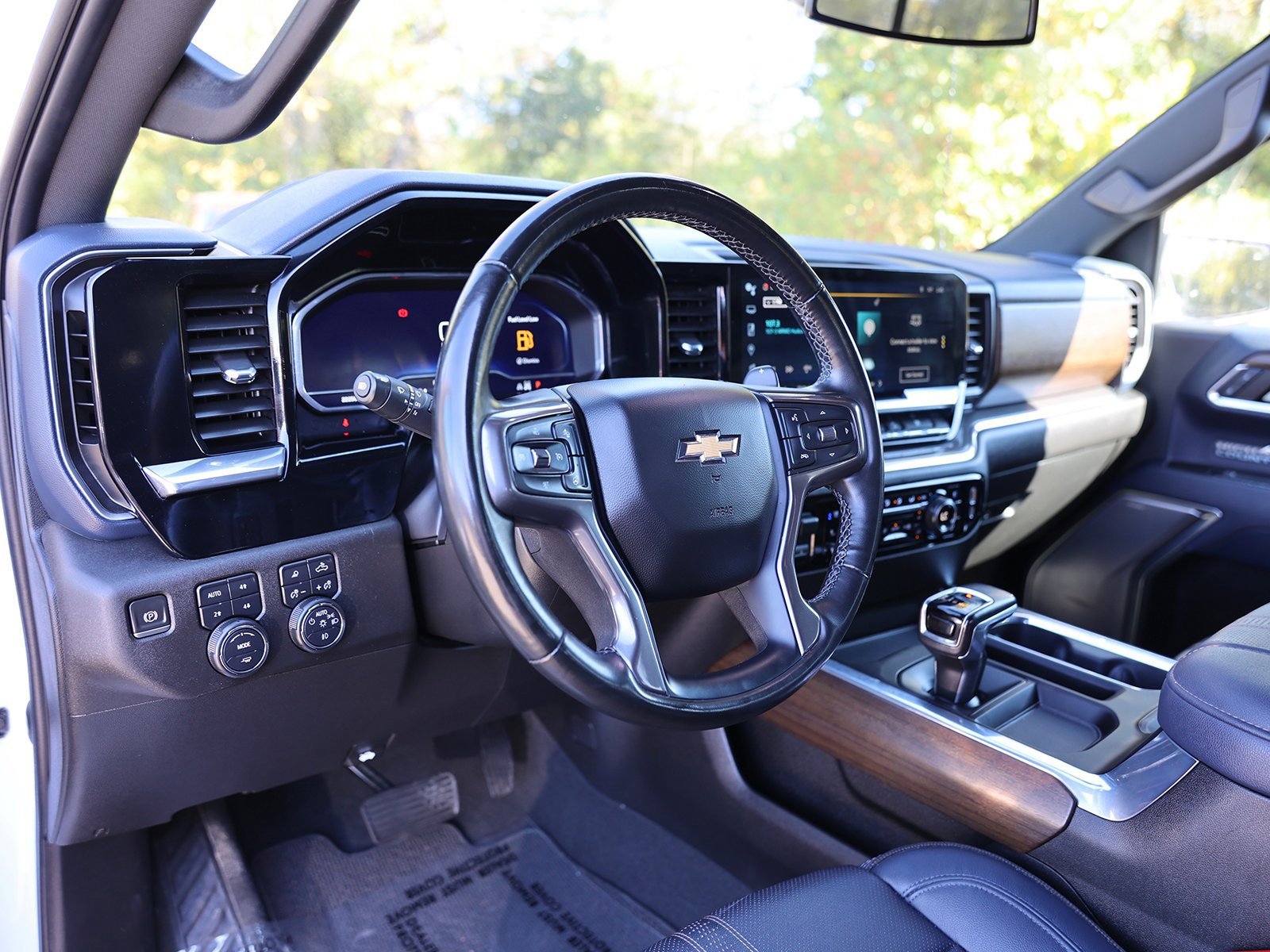 Certified 2023 Chevrolet Silverado 1500 High Country w/ Z71 Off-Road Package image 18