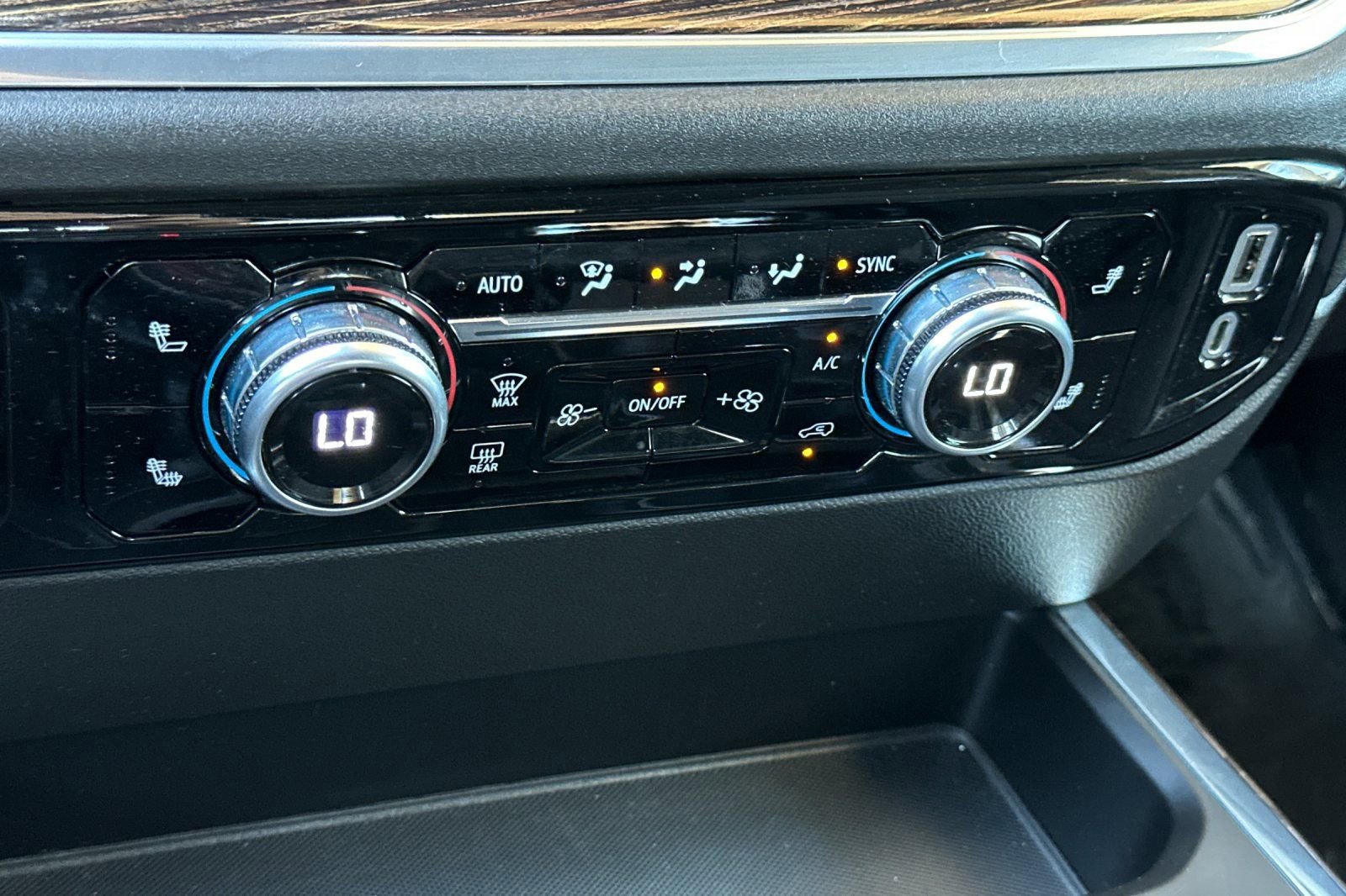 Used 2022 GMC Sierra 1500 Elevation w/ Preferred Package AWD/4WD image 20