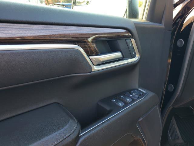 Used 2025 Chevrolet Silverado 1500 LT image 7