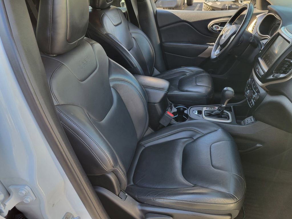 Used 2018 Jeep Cherokee Limited image 17