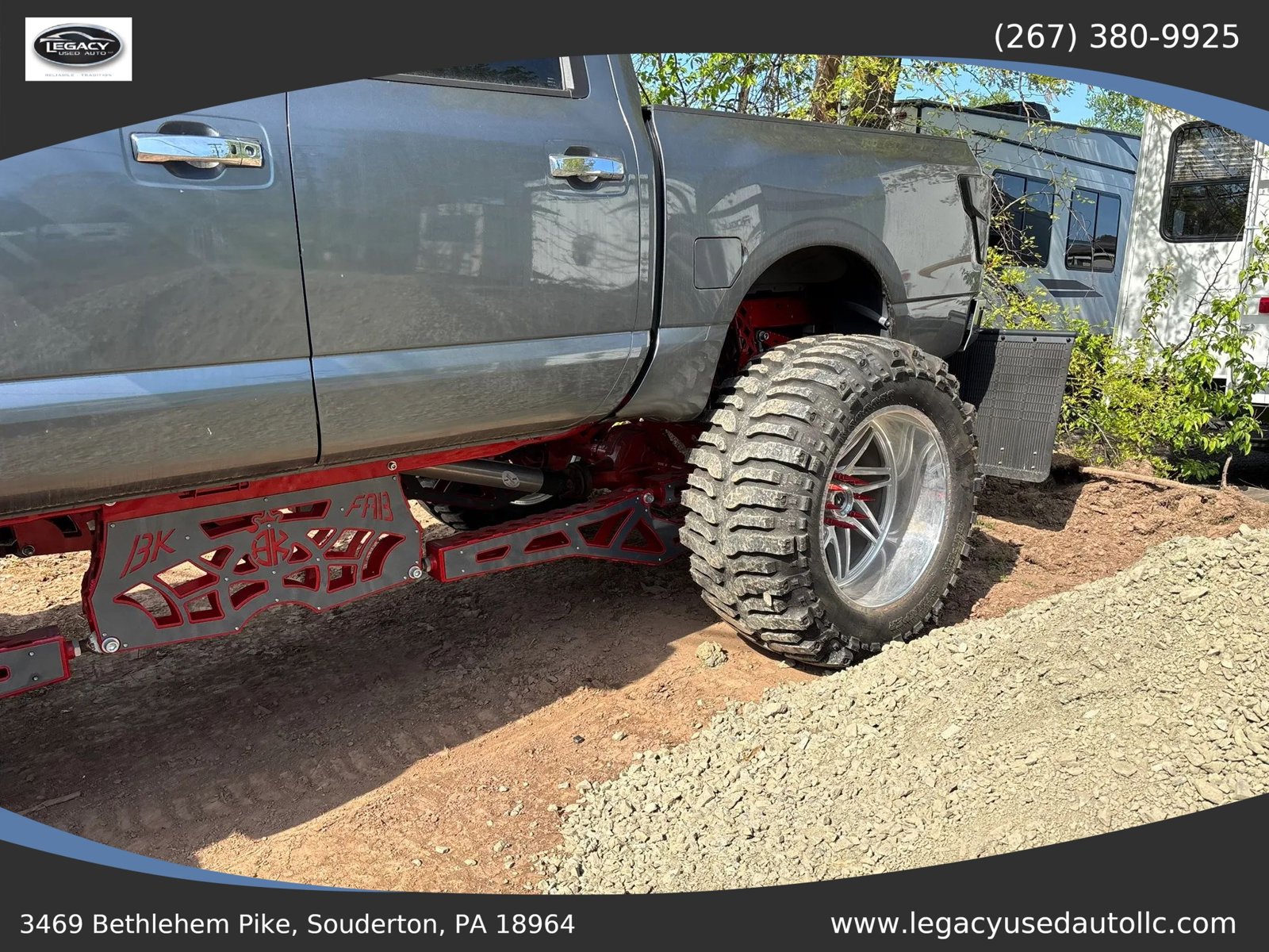 Used 2017 Nissan Titan SV AWD/4WD image 6