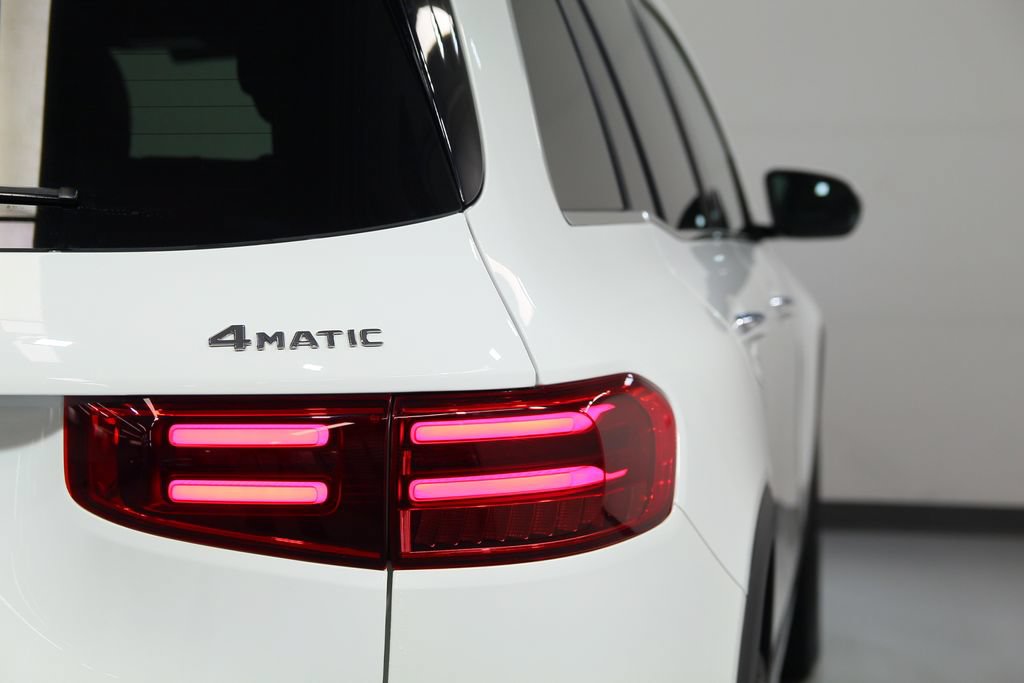 Used 2025 Mercedes-Benz GLB 250 4MATIC image 18