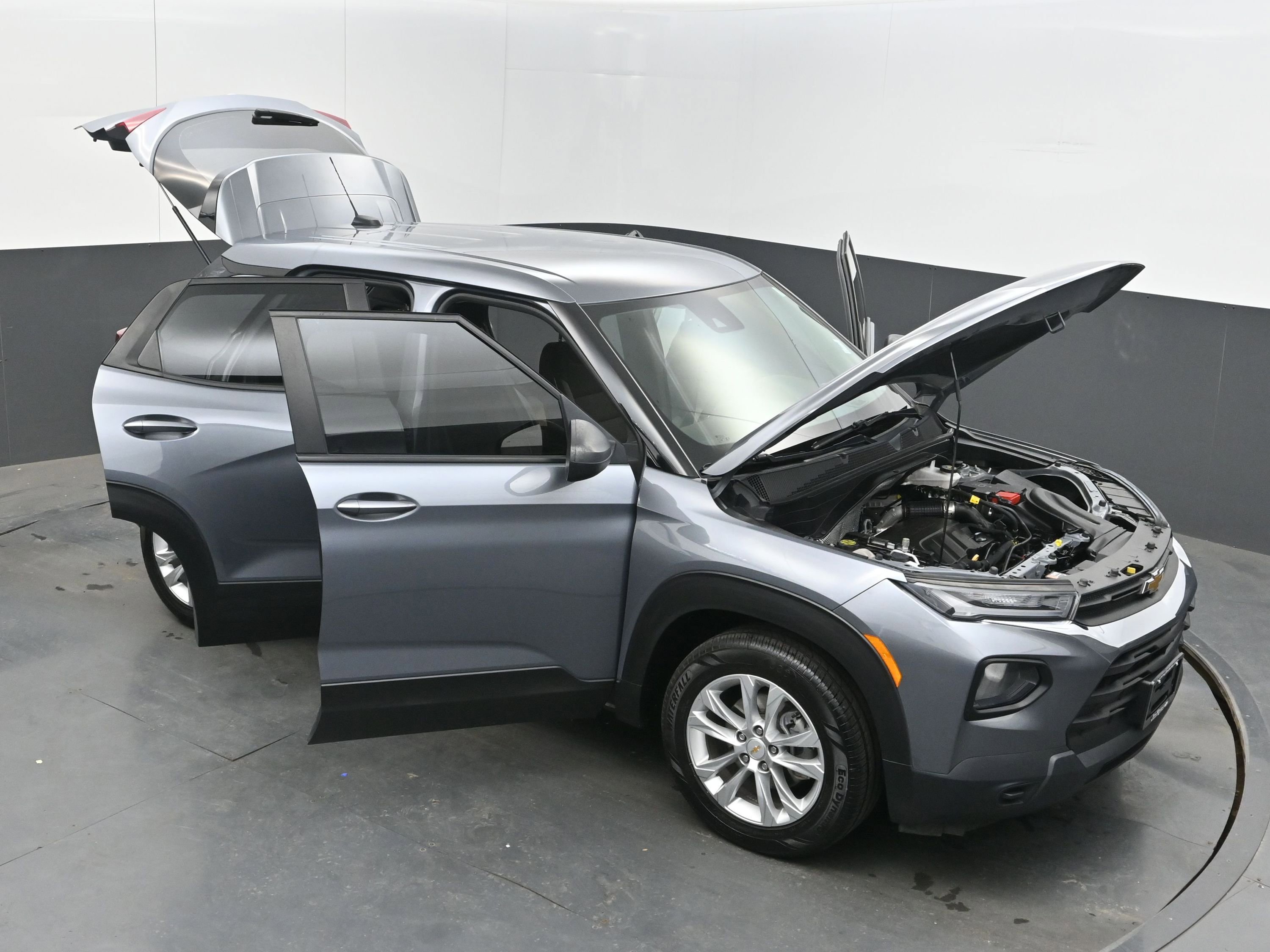 Used 2022 Chevrolet TrailBlazer LS image 39