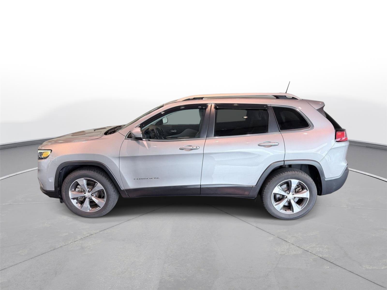 Used 2019 Jeep Cherokee Limited AWD/4WD image 14