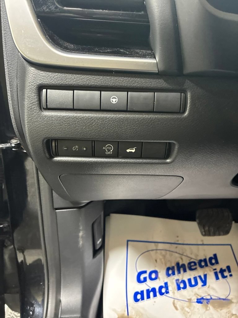 Used 2026 Nissan Rogue SL AWD/4WD image 14