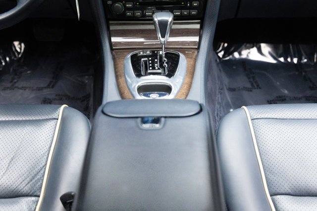 Used 2009 Jaguar XJ Vanden Plas Super V8 Portfolio image 90