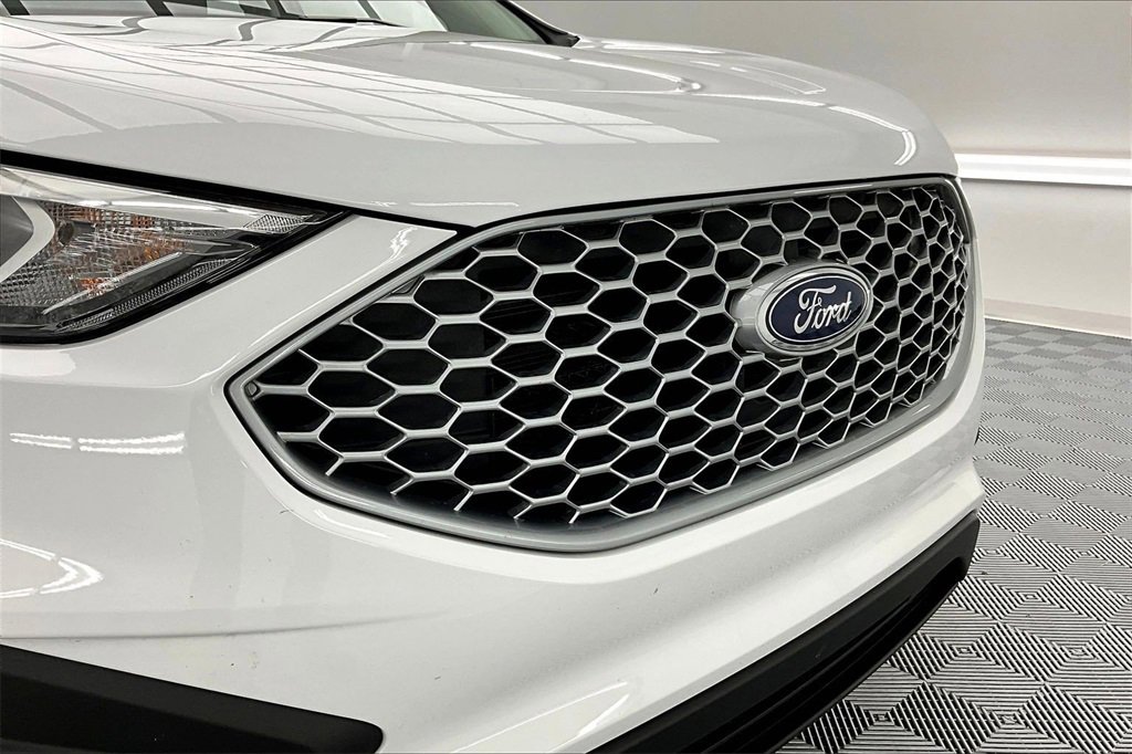 Used 2024 Ford Edge SE image 28