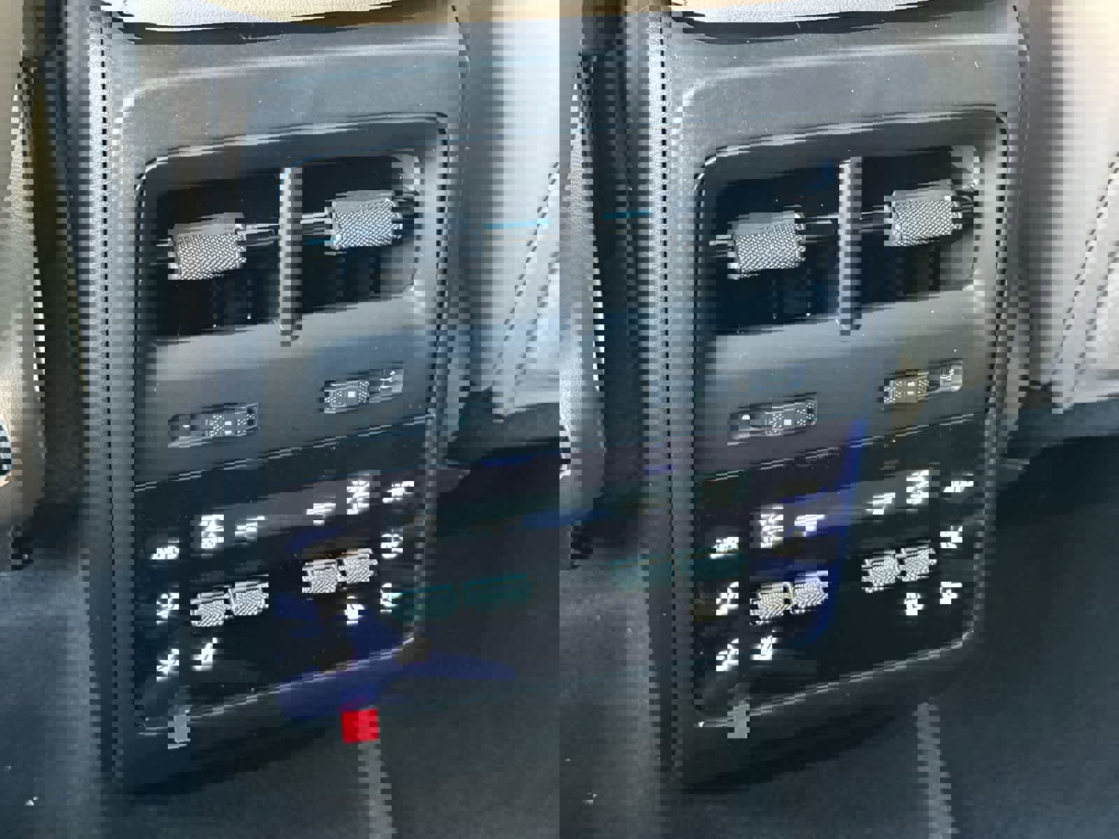 New 2026 Porsche Macan Electric image 14