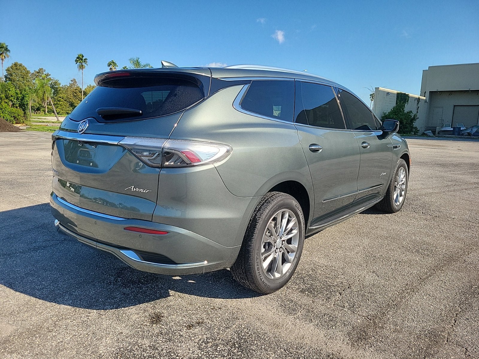 Used 2022 Buick Enclave Avenir w/ Avenir Technology Package FWD image 6