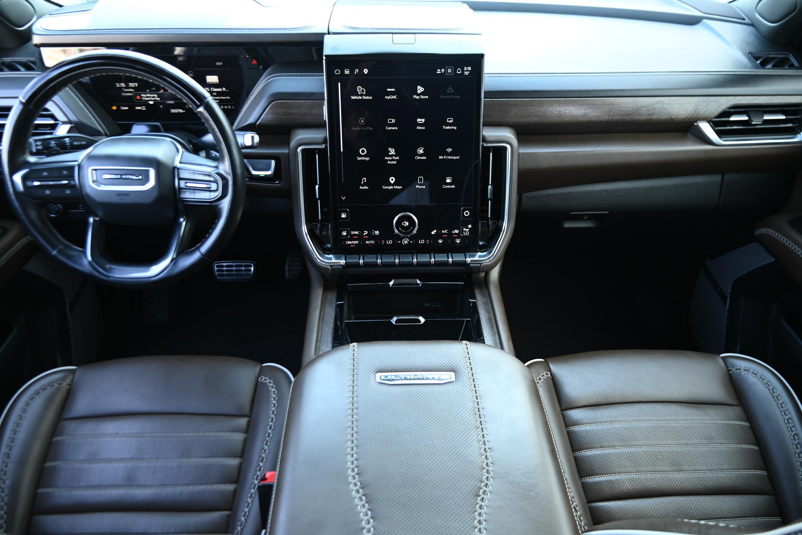 Used 2025 GMC Yukon Denali Ultimate w/ LPO, Floor Liner Package AWD/4WD image 16