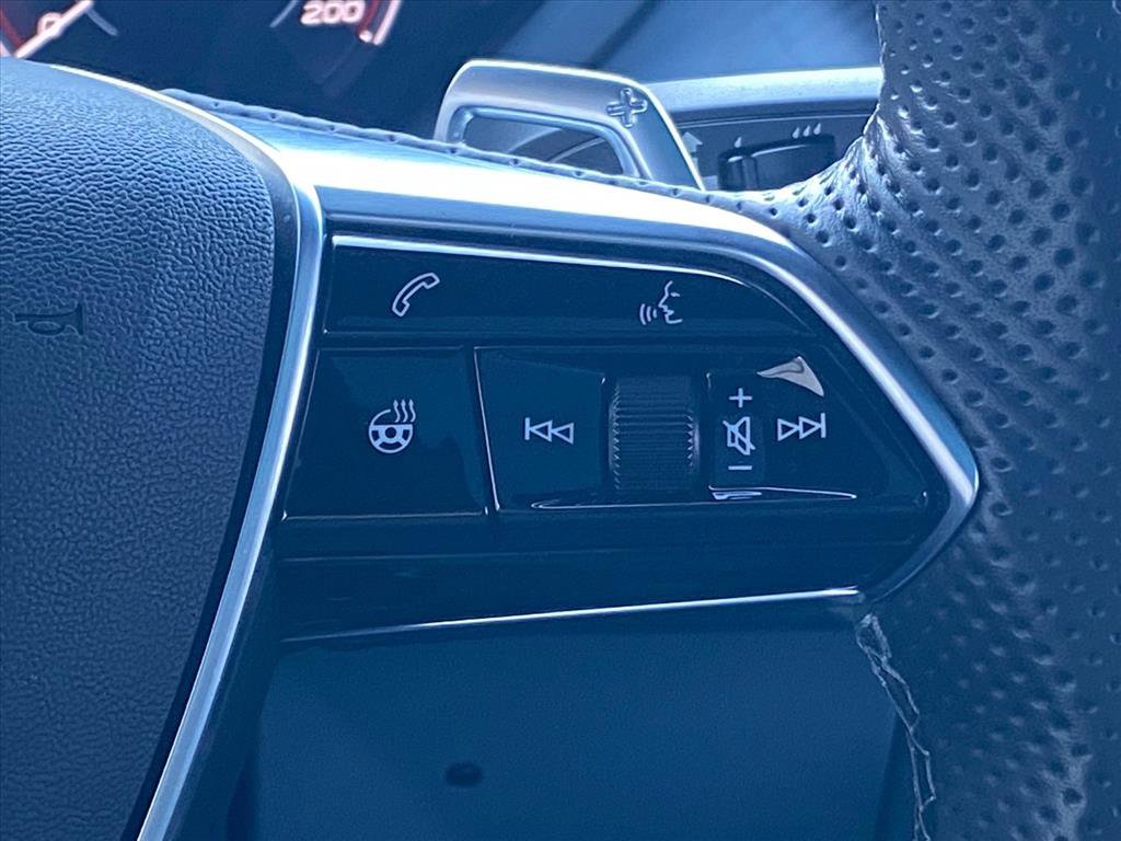 Used 2022 Audi e-tron GT Prestige w/ Prestige Package image 9