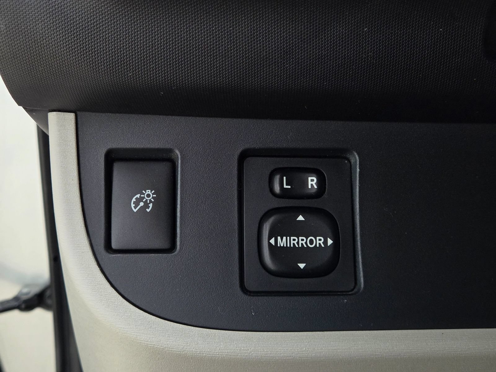 Used 2012 Scion iQ w/ Rear Speaker Pkg FWD image 31