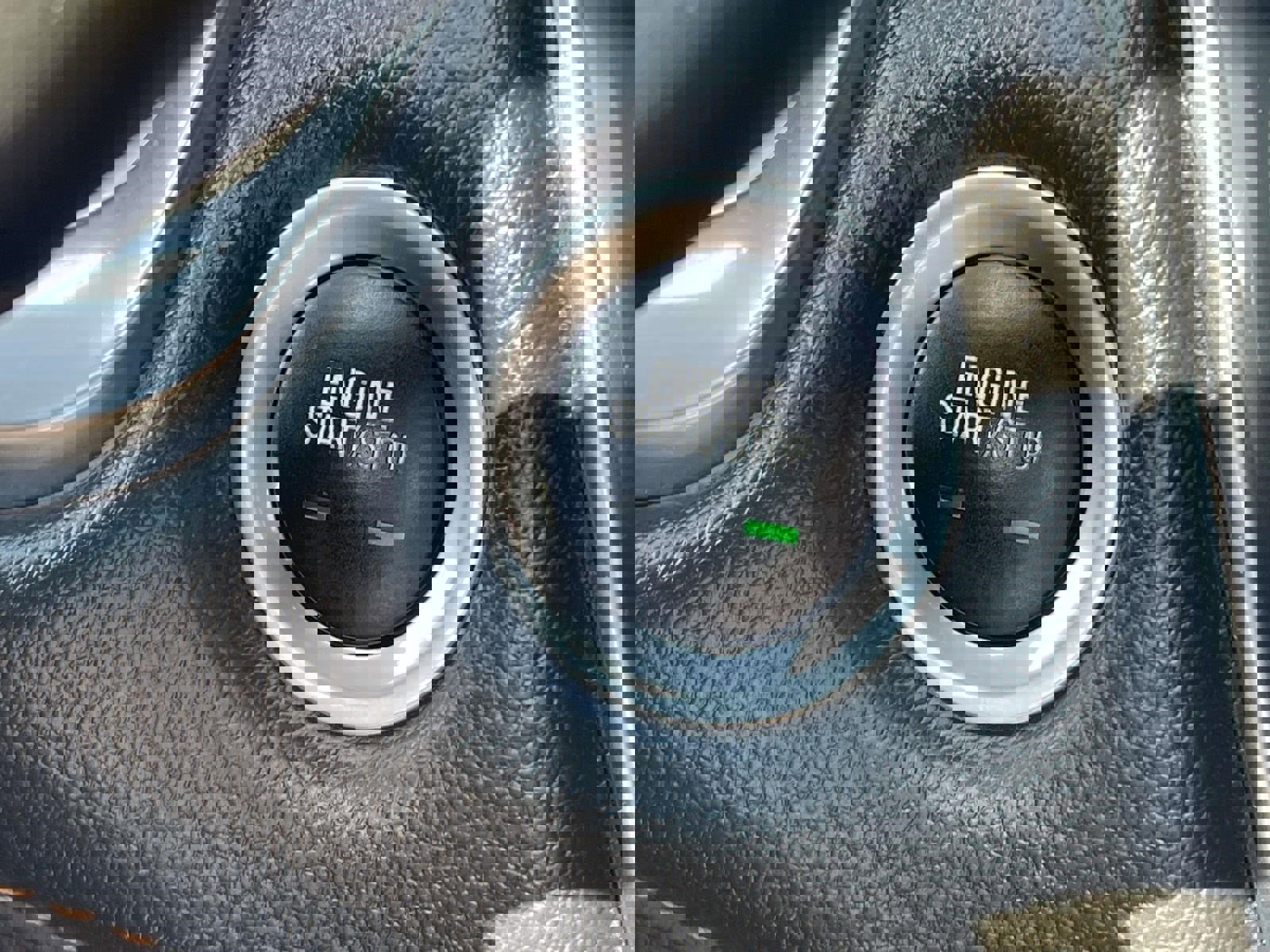 Used 2021 Chevrolet Traverse LS FWD image 32